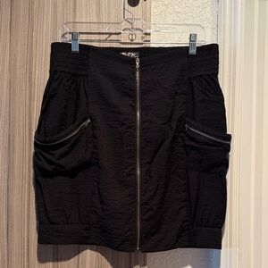 Guess Black Mini Skirt with Zipper Detail